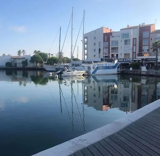 Agde : Appartement Vue Sur Le Port
