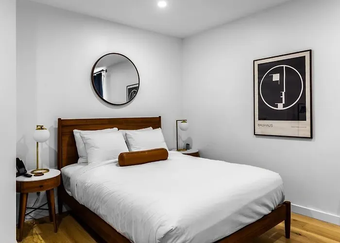 West Market Square, Coffee Shop, Fast Wifi, Downtown Room # 103