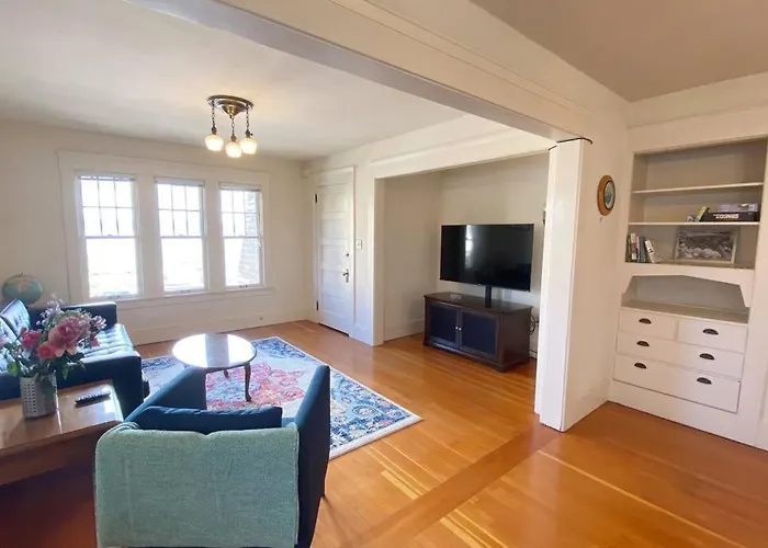 Historic Downtown Flat, #3