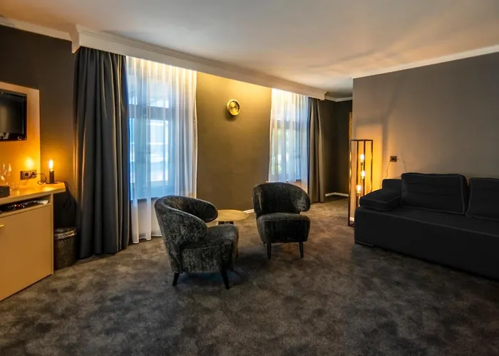 Square Boutique Hotel & Brasserie