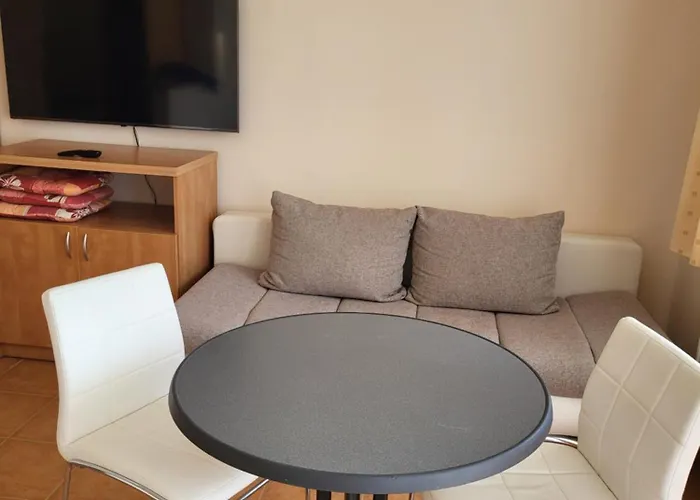 Tip-Top Apartmenthouse