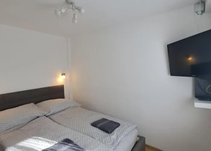 Vivien Apartman