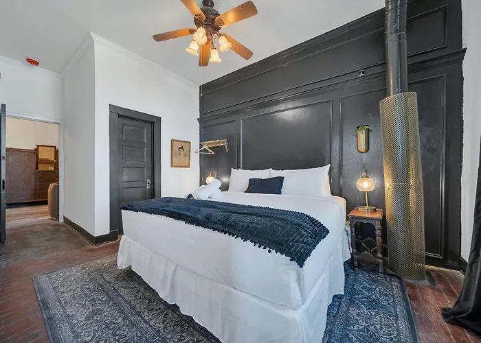 The Historic Grand Canyon Hotel