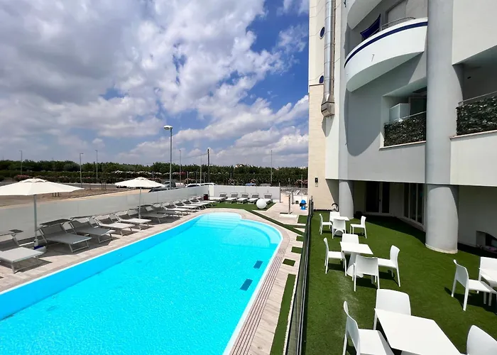 Blue Paradise Hotel
