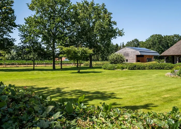 Hoeve Den Akker - Luxueuze Vakantiewoningen Met Privetuinen En Alpaca'S Nabij Brugge, Damme, Knokke, Sluis En Cadzand
