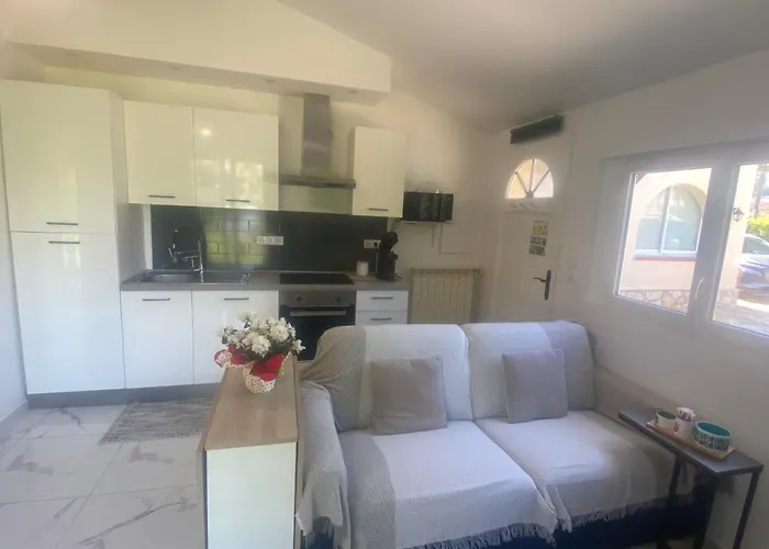 Studio Climatise Avec Piscine Et Jardin