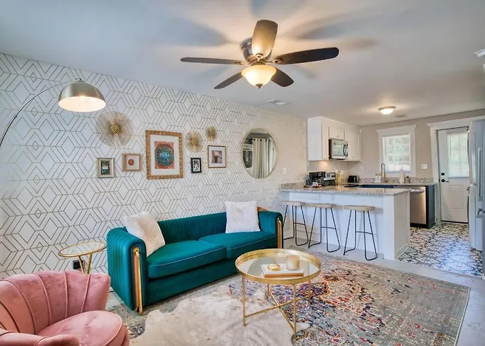 Castle Street Retreat - Glamorous Getaway