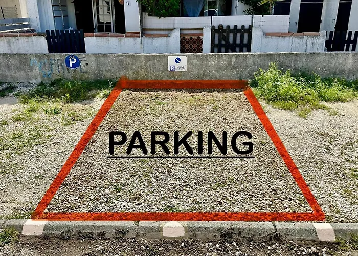 Appartement Climatise Avec Chambre Et Parking Privatif Locations Vld Camargue