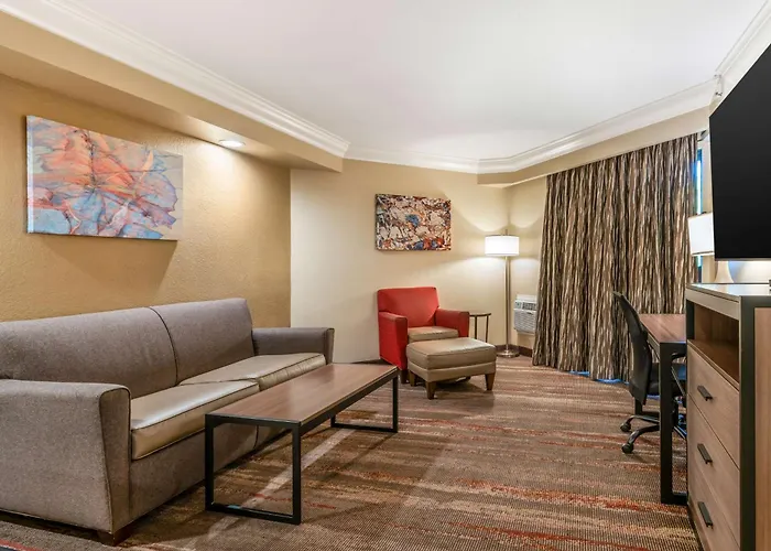 Best Western Plus Wine Country Inn & Suites