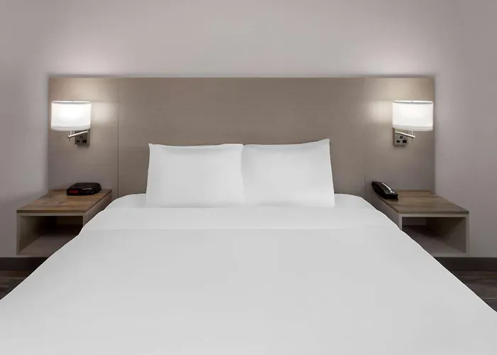 Links Bos Landen Hotel & Spa Of Pella, Trademark By Wyndham