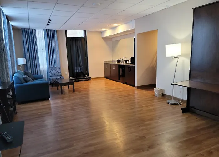 Ariel Broadway Hotel