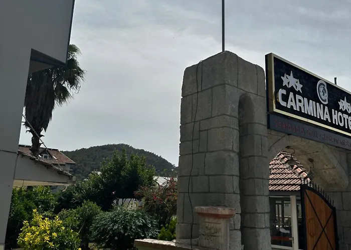 Carmina Hotel