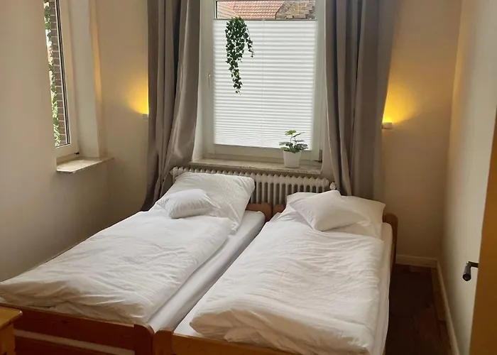 Schöne Altbauwohnung direkt an der Kesselschleuse!