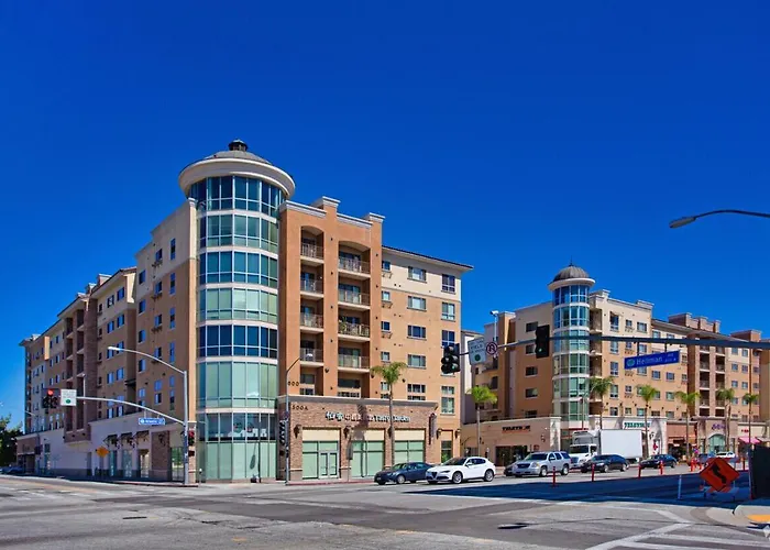 Ultimate La Vacation 2Br W Pool Above Shops