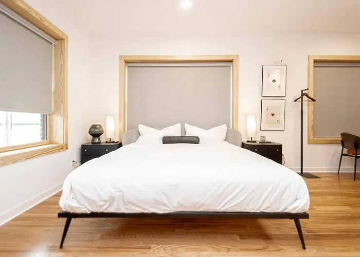 Steps To Bathhouses, Historic Studio, King Bed, Room # 101