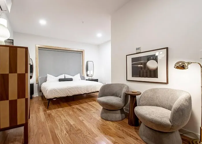 Historic Downtown Studio, Walk To Bathhouses, Room # 100
