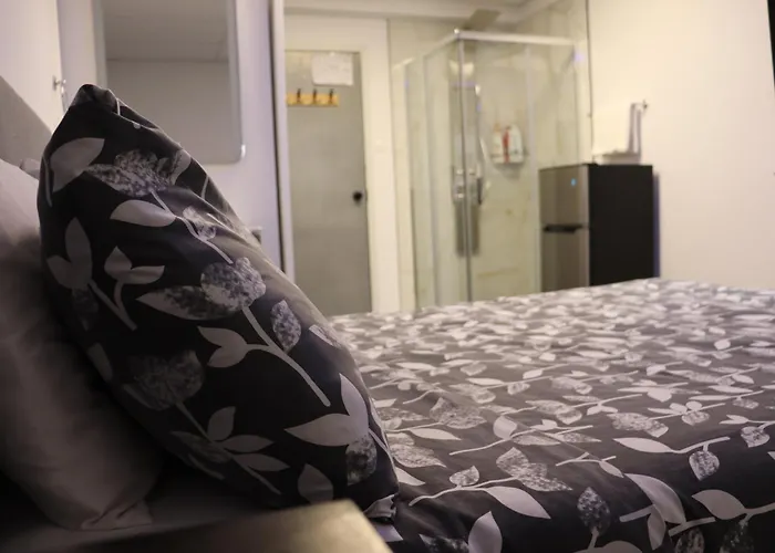 Amr Hotel Inc