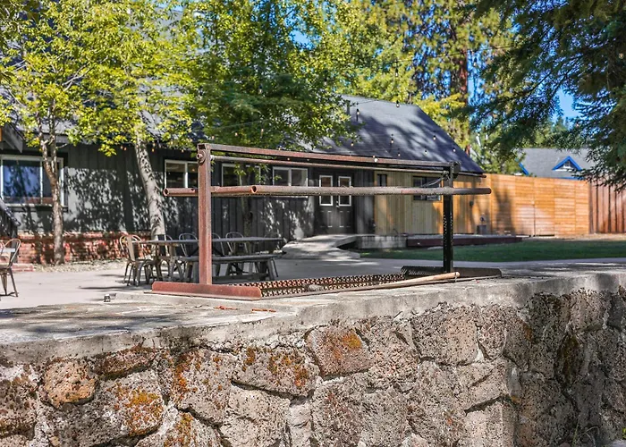 Shasta View Lodge