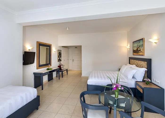 Petinos Hotel