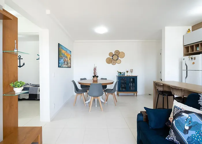 Apartamentos em Bal Piçarras 150 M DA PRAIA com SACADA, WI-FI, PISCINA, PORTARIA 24h, PLAYGROUND e vaga de GARAGEM