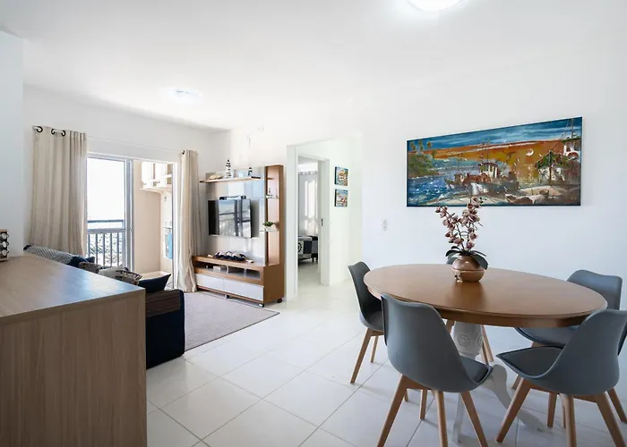 Apartamentos em Bal Piçarras 150 M DA PRAIA com SACADA, WI-FI, PISCINA, PORTARIA 24h, PLAYGROUND e vaga de GARAGEM