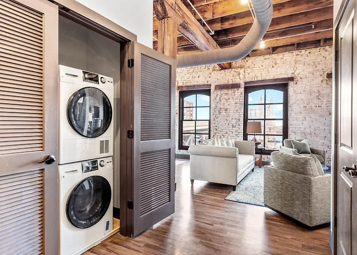 Brick & Bed, Riverfront Lofts, Pc 206