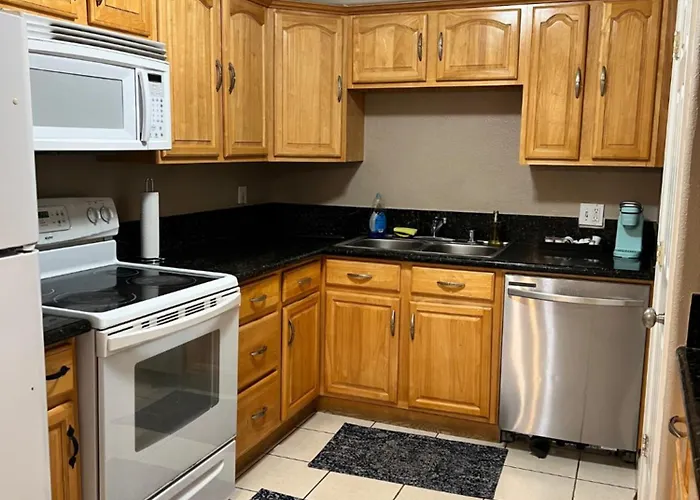 Quiet 1Bed,1Bath Condo With Free Parking