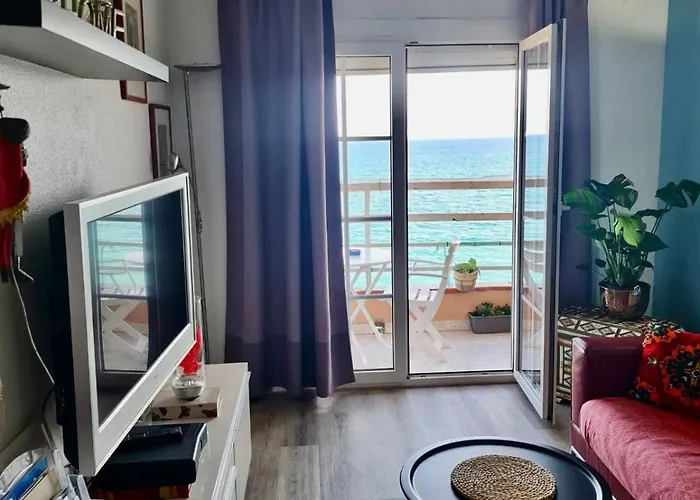 Apartment In Front Of The Beach