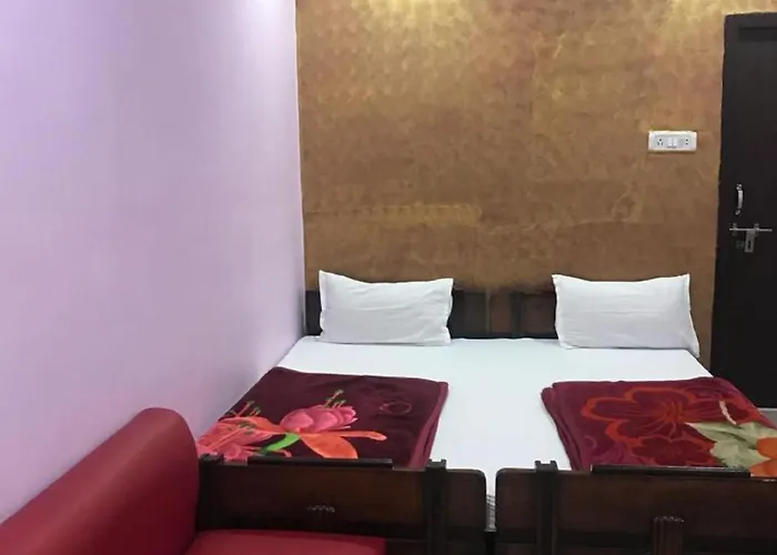 Goroomgo Atithi Galaxy Kanpur Near Railway Station - Hotel-At-Prime-Location Spacious-Room With-Wi-Fi & Parking Availability,