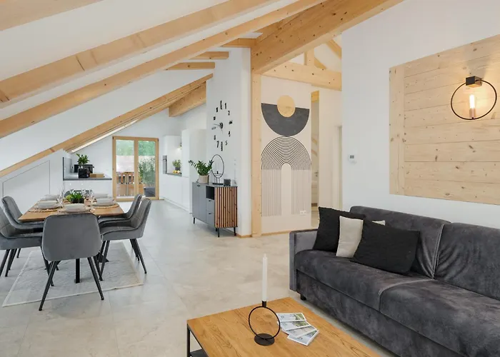 FENJOY Ferienapartments am Chiemsee mit Bergblick