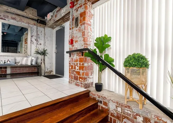 Unique And Charming Downtown Apt