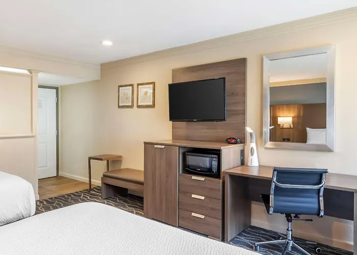 Best Western Plus Hill House