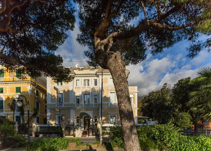 Ena Hotel