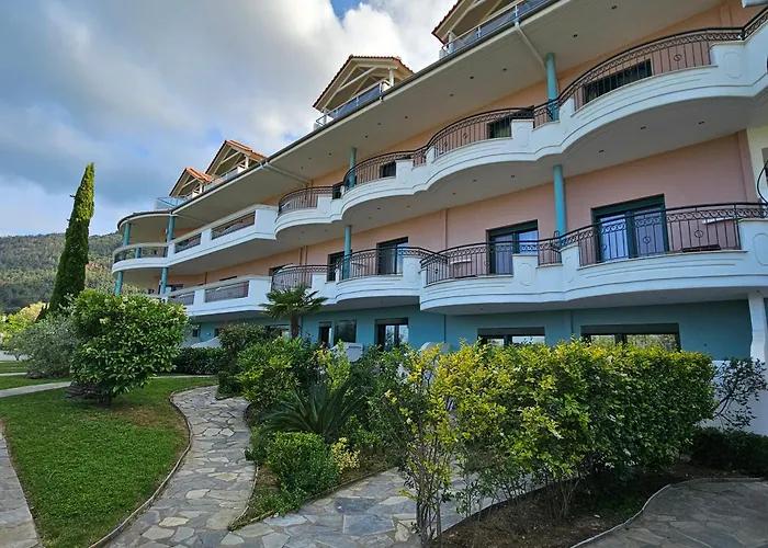 Ocean Beach Hotel