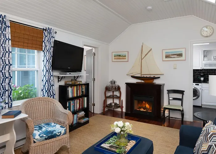 Harbor Knoll Bed And Breakfast