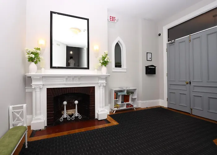 Stylish Studio On Newbury St, This Is Boston! #12