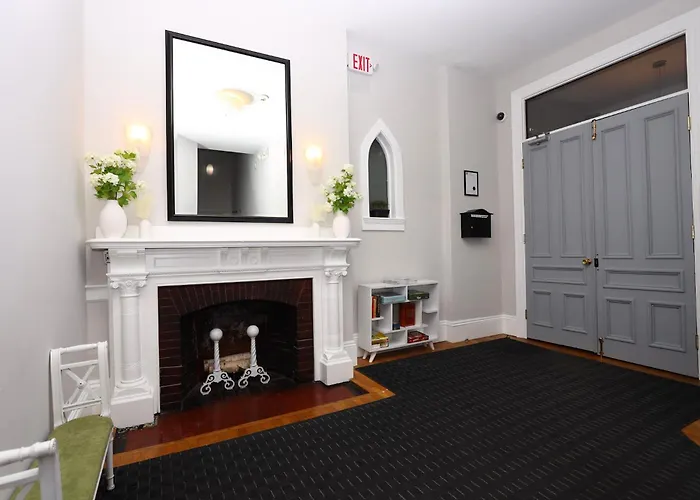 Cozy Studio On Newbury Street, #1