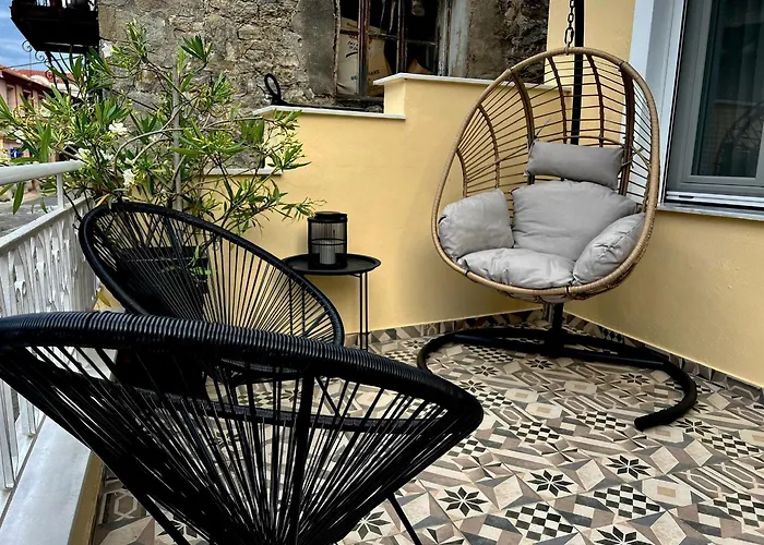 Under The Aqueduct Boutique House