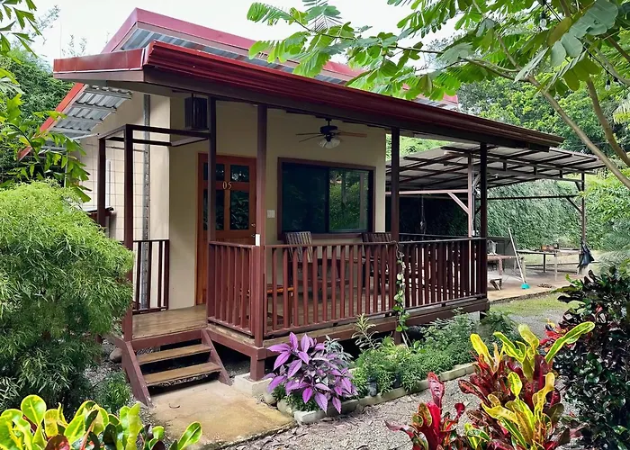 Bamboo River House And Hotel