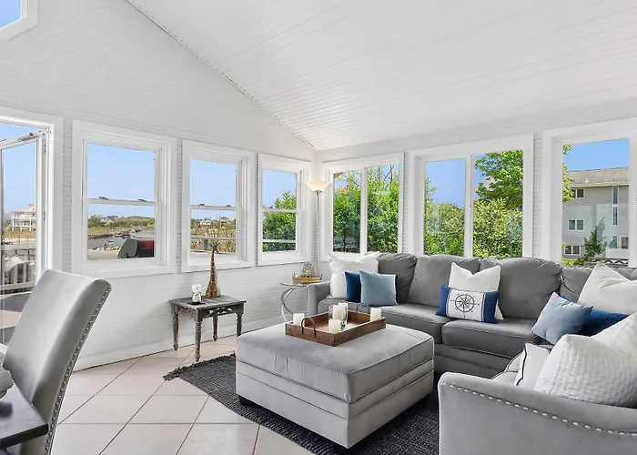 Sunset Beach House With 30Ft Boat Dock In Shinnecock Southampton Ny