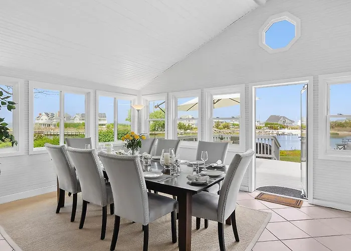 Sunset Beach House With 30Ft Boat Dock In Shinnecock Southampton Ny
