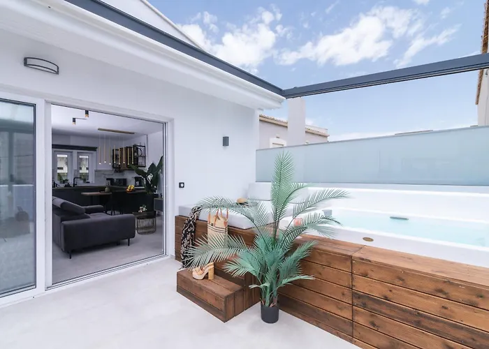 Iceberg Suite with Jacuzzi