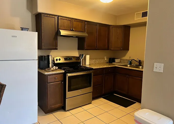 Serene 2Bed 1Bath Condo With Parking
