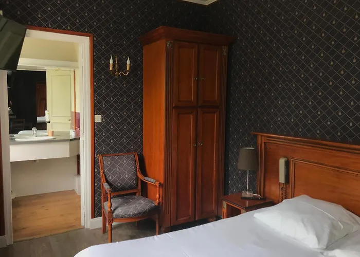 Logis Hotel & Restaurant - Le Chateau Des Tourelles 3 Etoiles