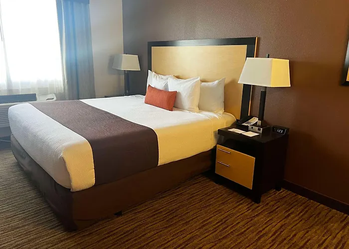 Best Western Plus Landmark Hotel