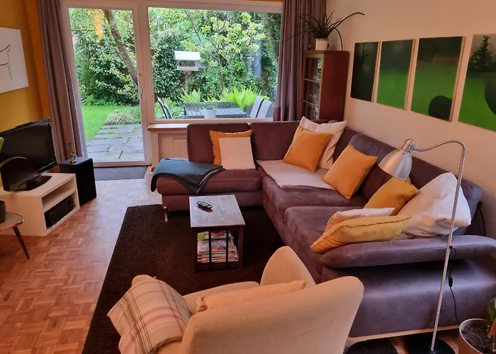 Stadtnahe Wohnung mit Garten und Parkplatz