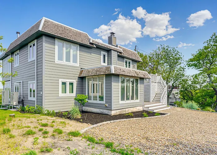 Elegant Gloucester Beach Getaway With Ocean Views!