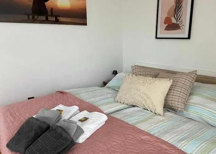 Ferienwohnung mit WINTERGARTEN in Bahnhofsnähe