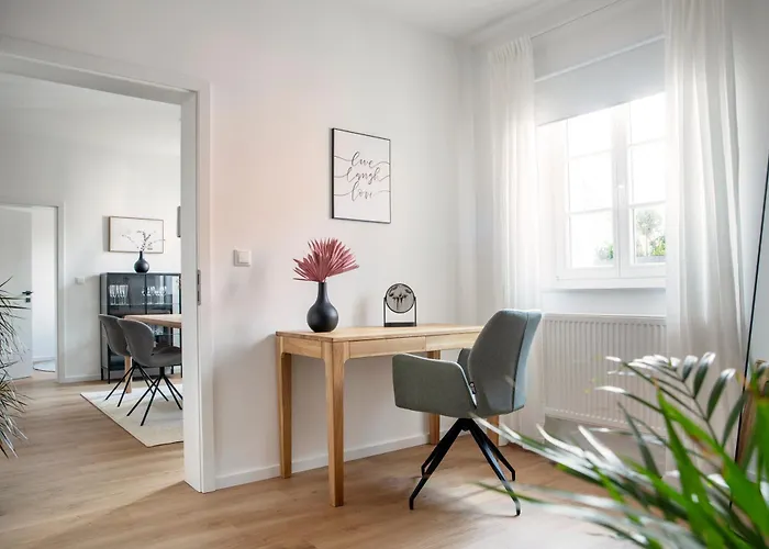 Geschmackvoll! 2 Schlafzimmer! Klimatisiert! Gassenviertel-Fußgängerzone! Wohnzimmer! Küche! Bad!