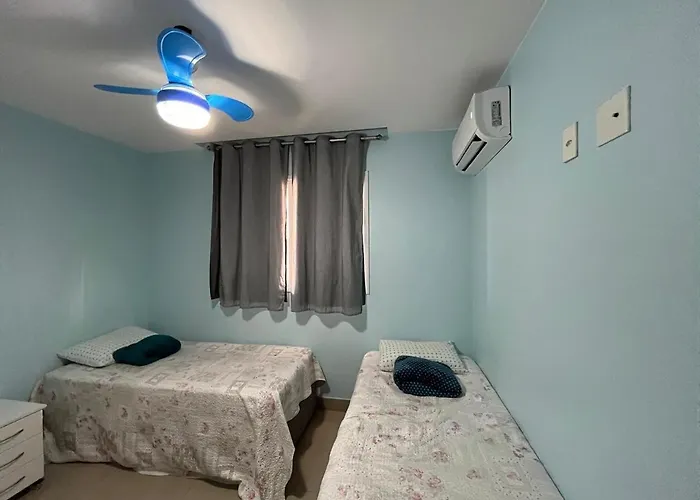 Edf Gil Nogueira - Praia Morro - Box 09 - Guarapari - FRENTE - SOL MANHA - PISCINA-SAUNA - 02 quartos - 03 TVS Tela Plana - Wi-Fi - Varanda Gourmet - Tela de Proteção e Churrasqueira à gas - Dois elevadores - 01 GARAGEM - Portaria 24 horas - 50 Mts P